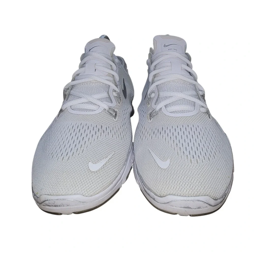 Nike Free TR Fit 4 Womens 7.5 White Silver Training Shoes Sneakers 629496-102